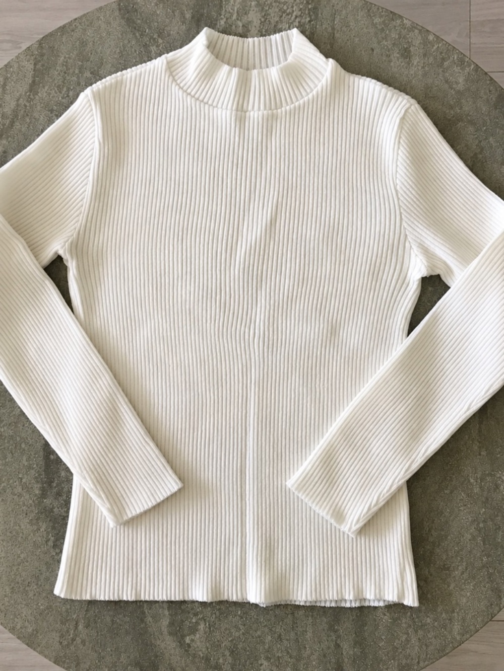 Women's White Ribbed Knit Mock Neck Long Sleeve Sweater